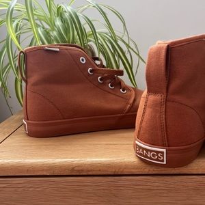 BRAND NEW Bangs Sahara High Top. Vegan